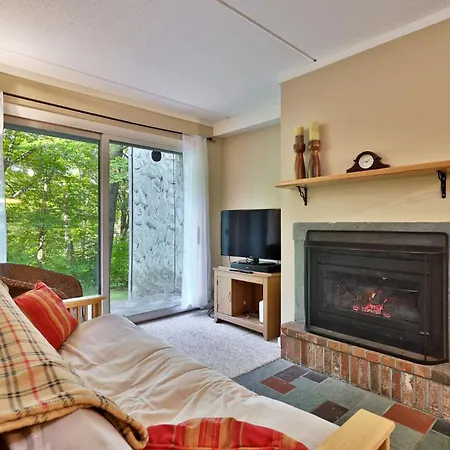 Whiffletree Cozy Condo - 2-Bedroom Condo In Vermont With Garden View And Lift Ticket Deals
